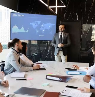 Persones en esdeveniment de negocis